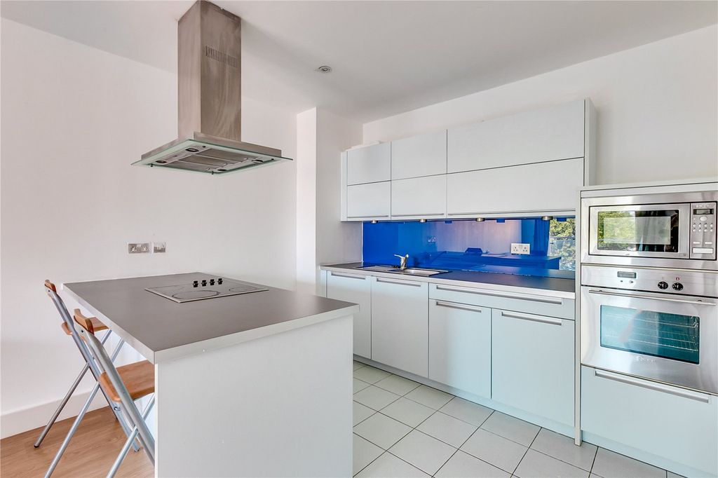 Property photo 3 of 7