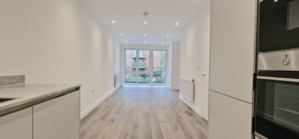 Property photo 3 of 10 Image