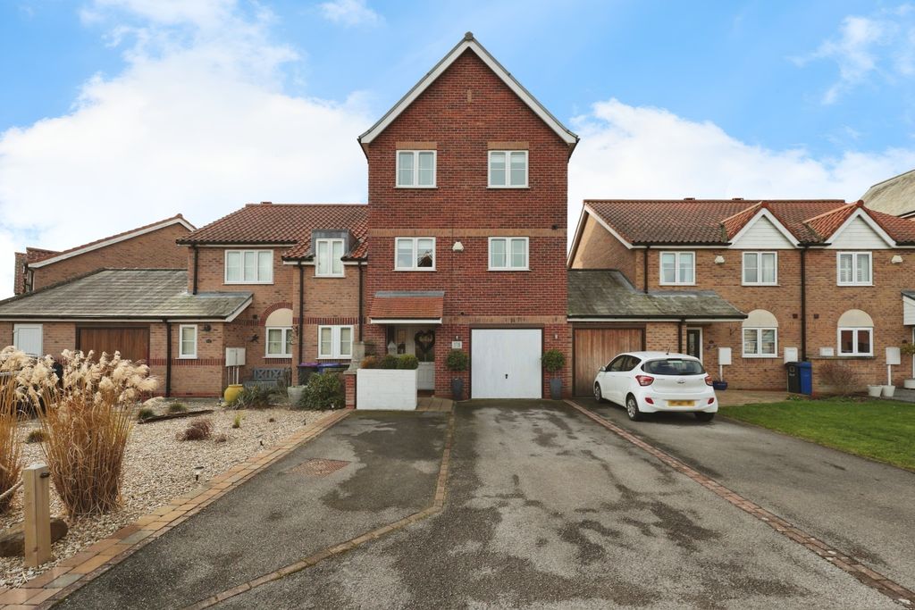 Property photo 1 of 27 4177630