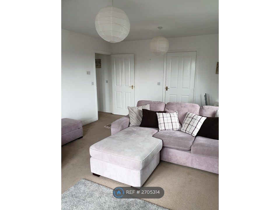 Property photo 2 of 6 Living Room