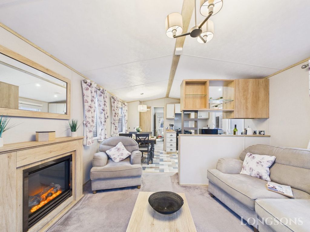 Property photo 3 of 17 Cam02173G0 Pr0328 Still021