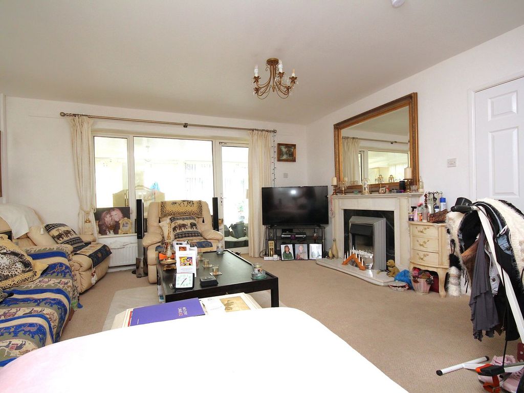 Property photo 3 of 39