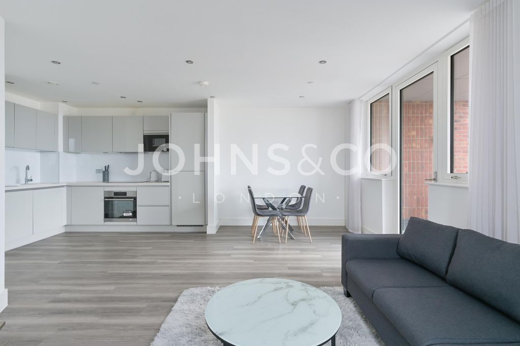 Property photo 3 of 10