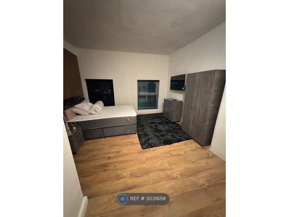 Property photo 1 of 16 Room 6