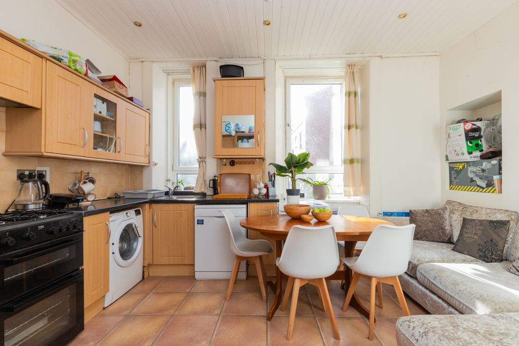 Property photo 3 of 26 Kitchen