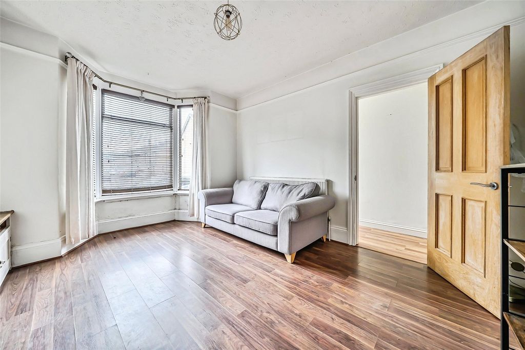 Property photo 2 of 20 Picture No. 51