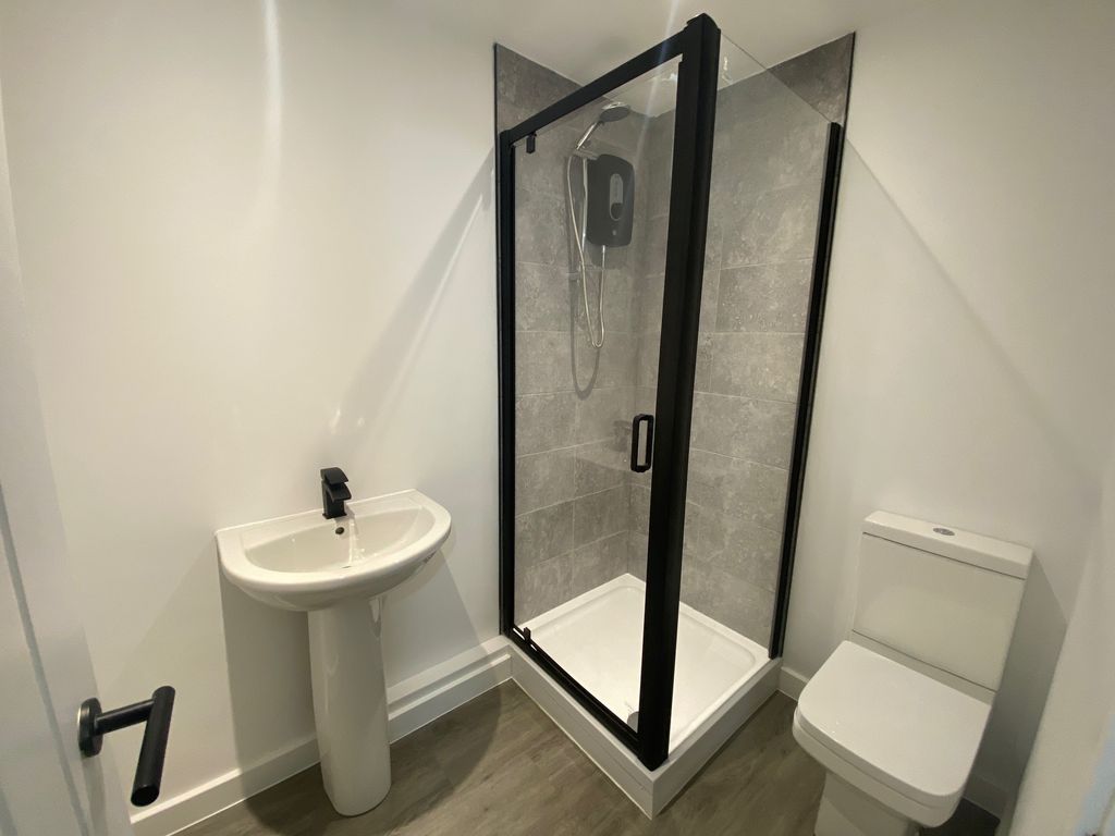 Property photo 2 of 4 Bathroom
