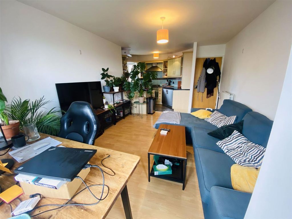 Property photo 3 of 10