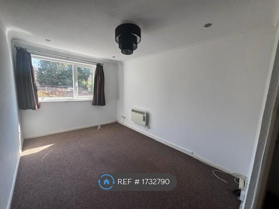 Property photo 2 of 6 Lounge