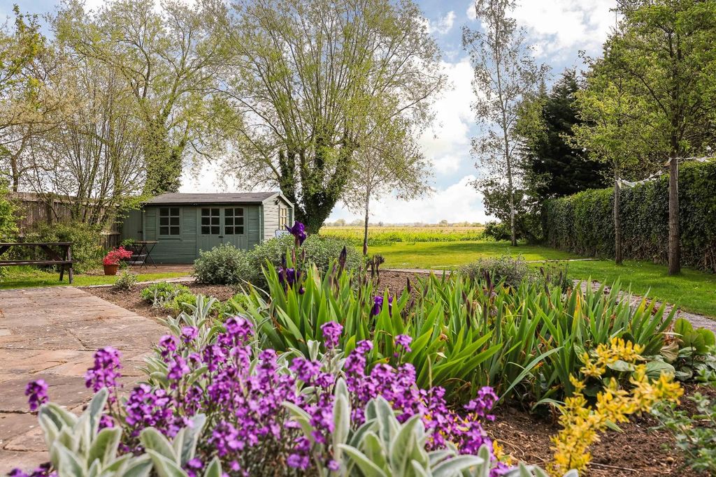 Property photo 3 of 26 Img (16).Jpg