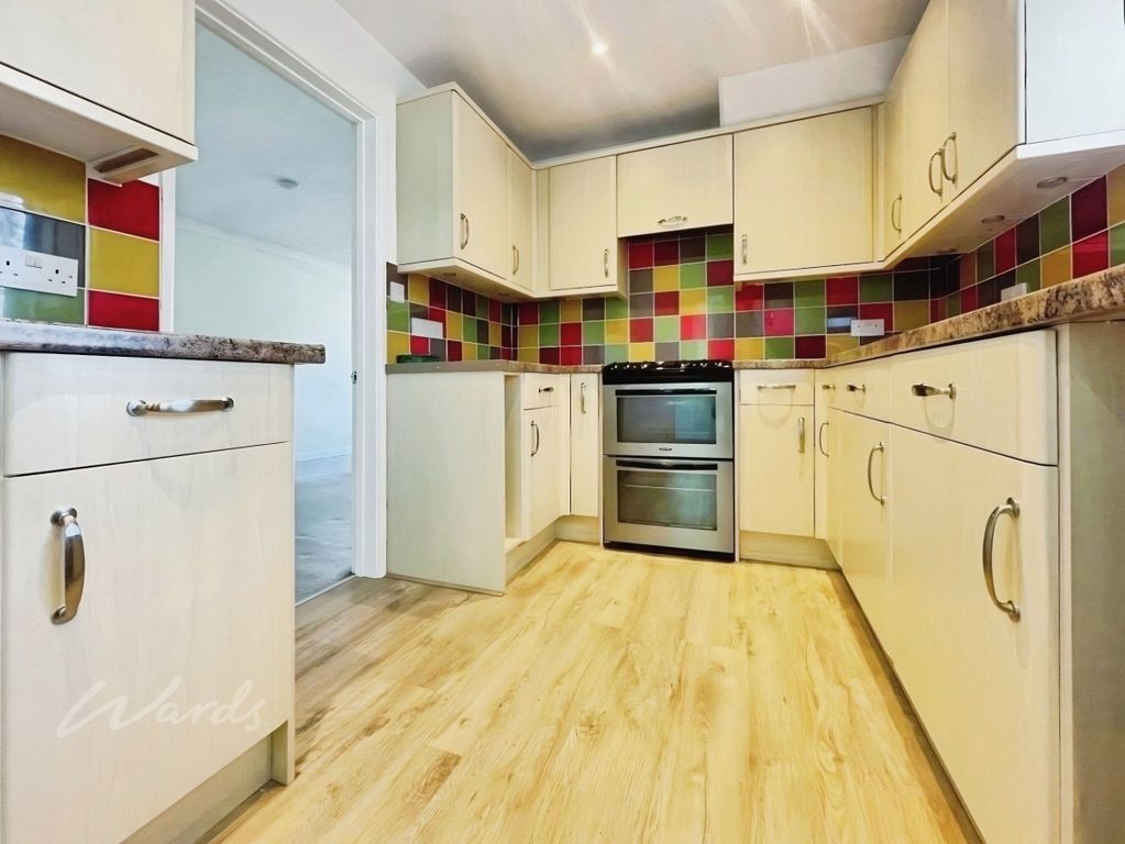 Property photo 2 of 11 Kitchen