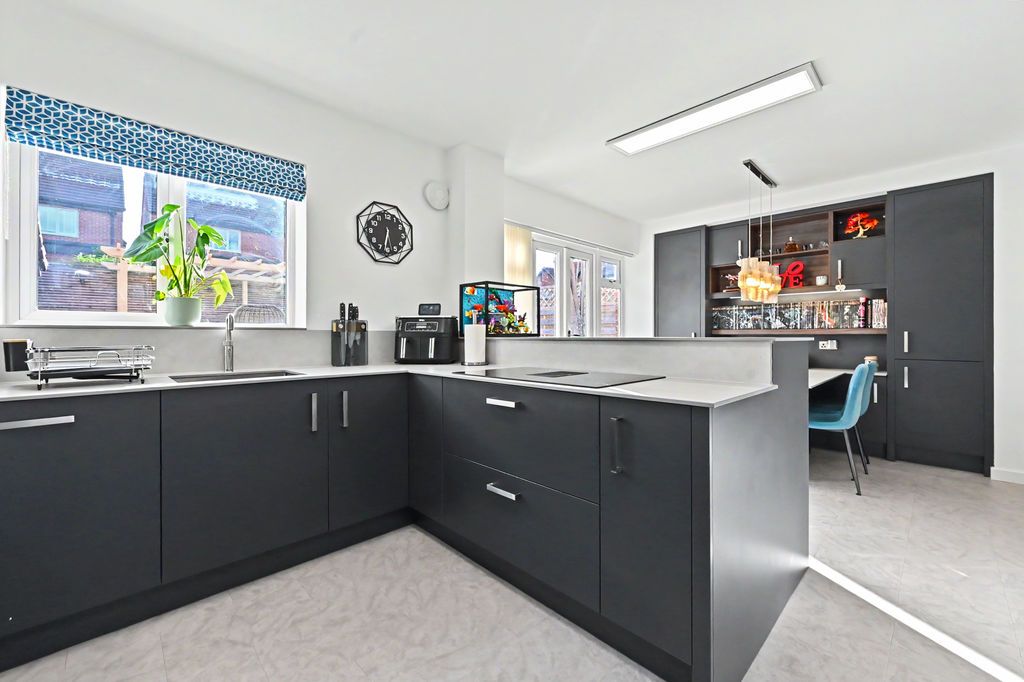 Property photo 2 of 39 Kitchen/Diner