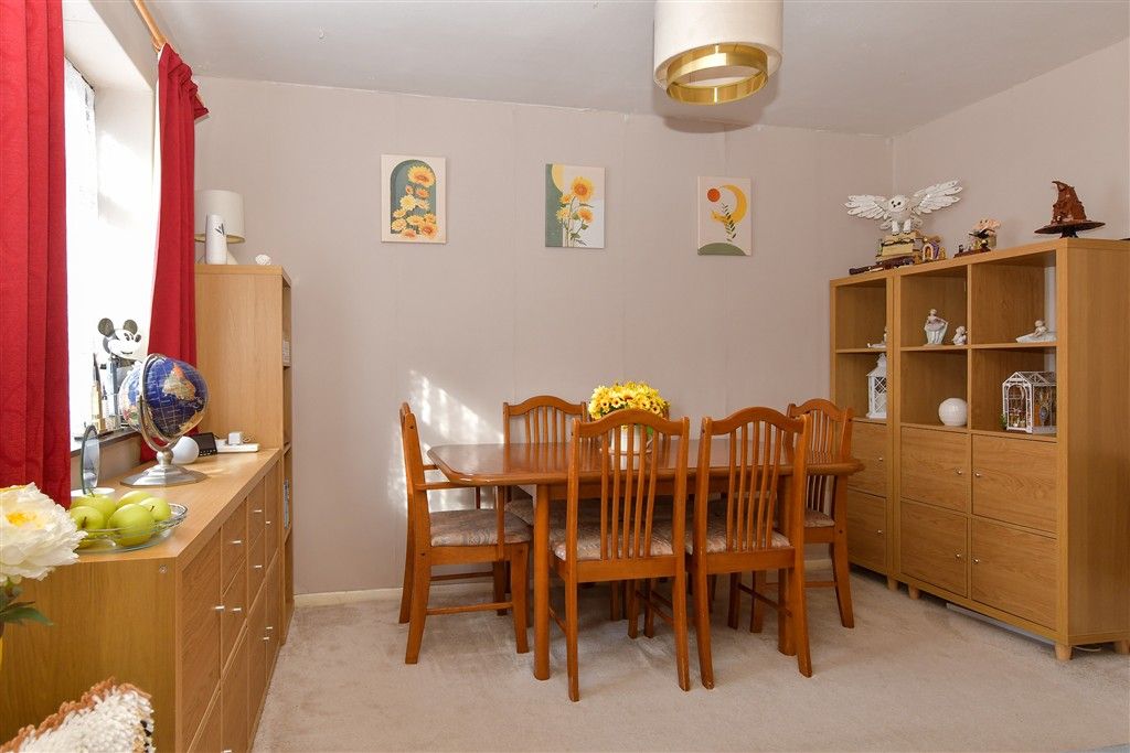 Property photo 3 of 9 Dining Area