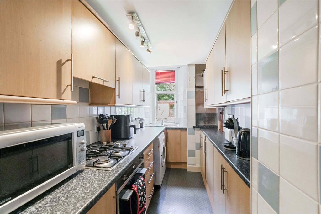 Property photo 3 of 14 Kitchen