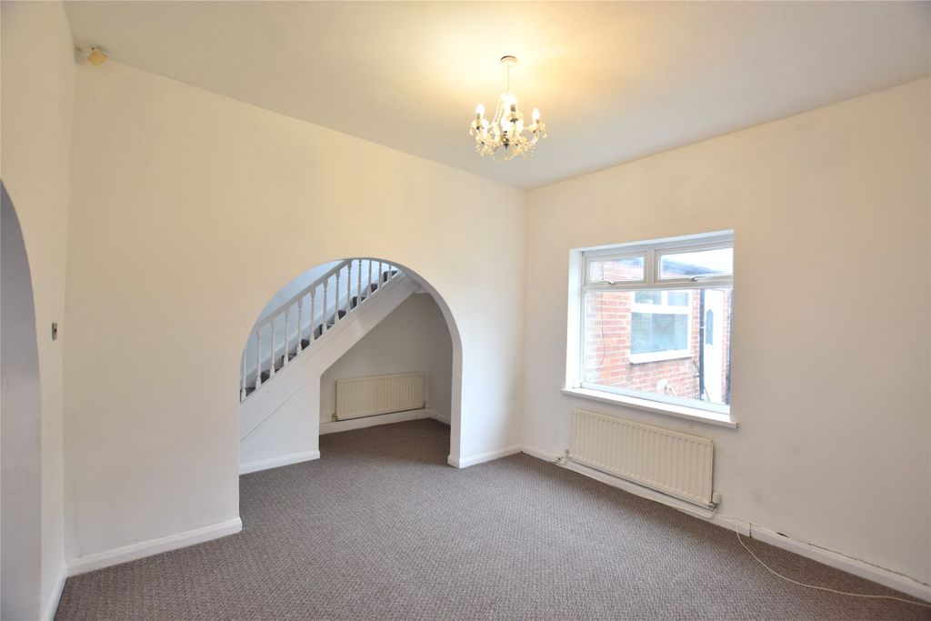 Property photo 3 of 9 Dining Room