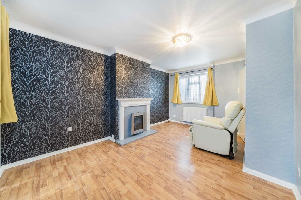 Property photo 3 of 8