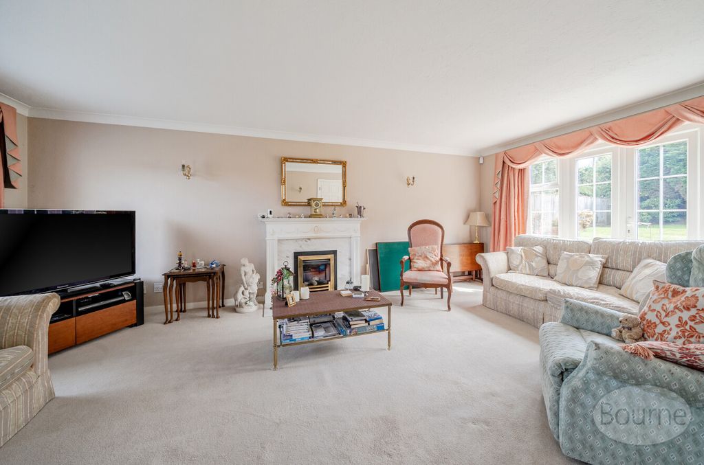 Property photo 3 of 19 0F309A9B-22E5-4Ec...