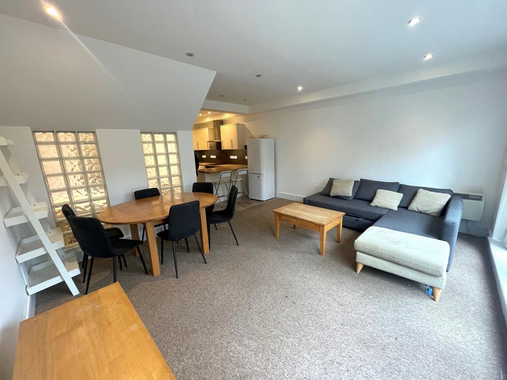 Property photo 2 of 16 Photo 8