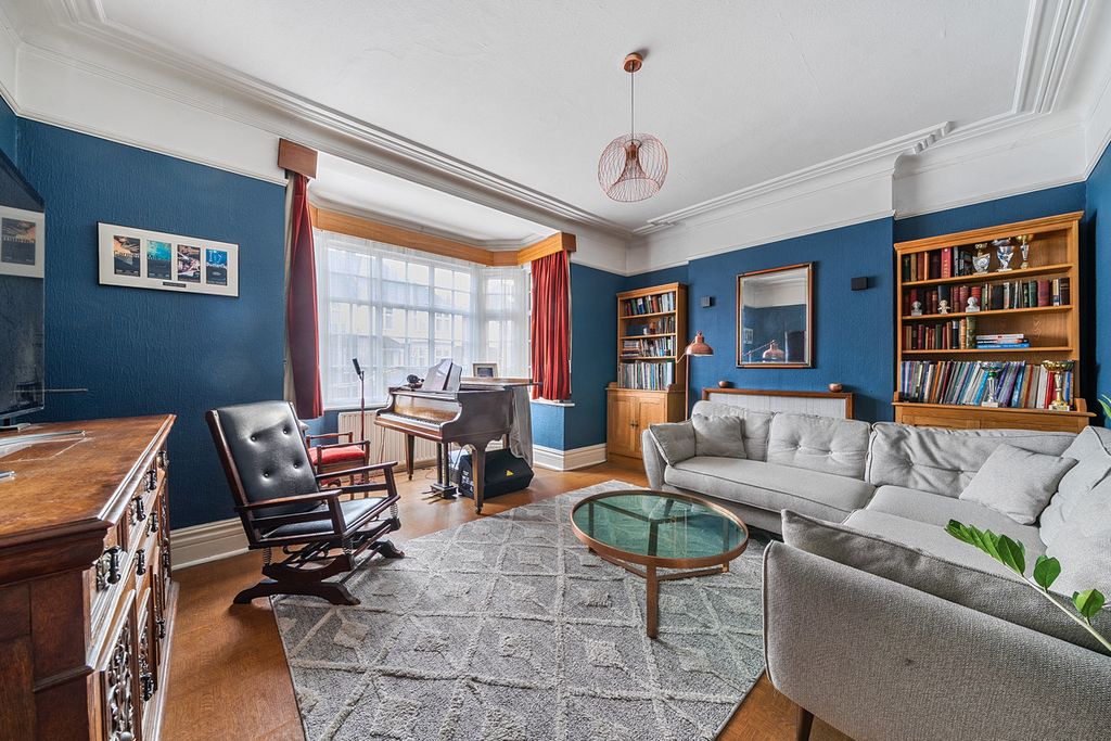 Property photo 3 of 21