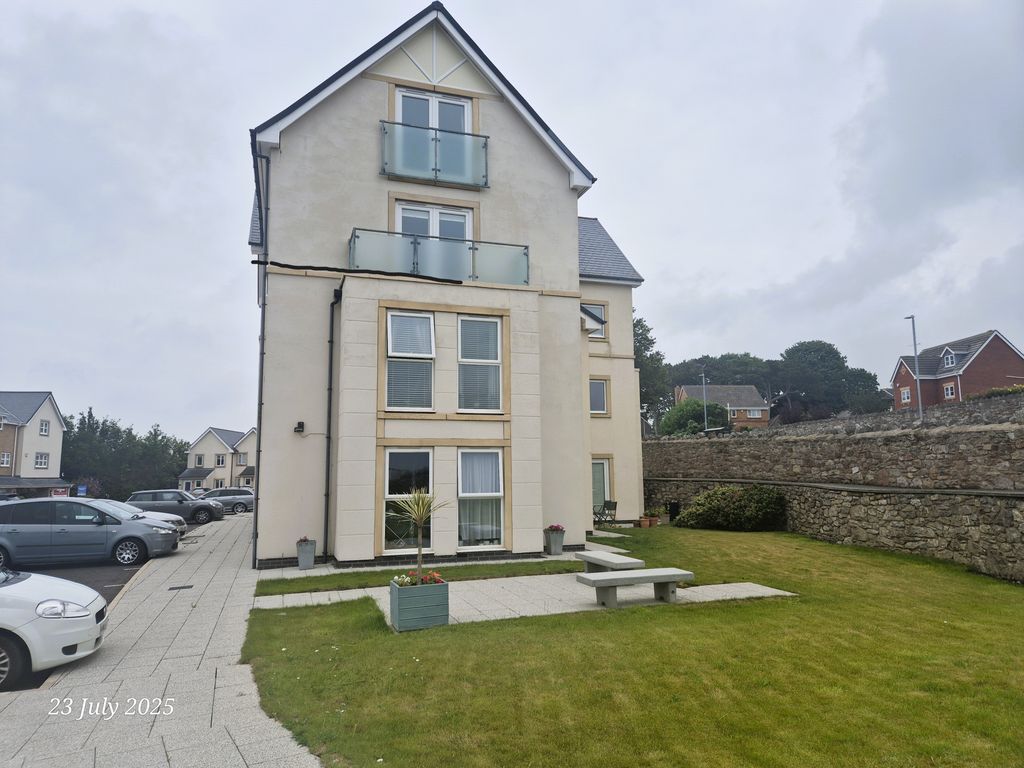 Property photo 1 of 40