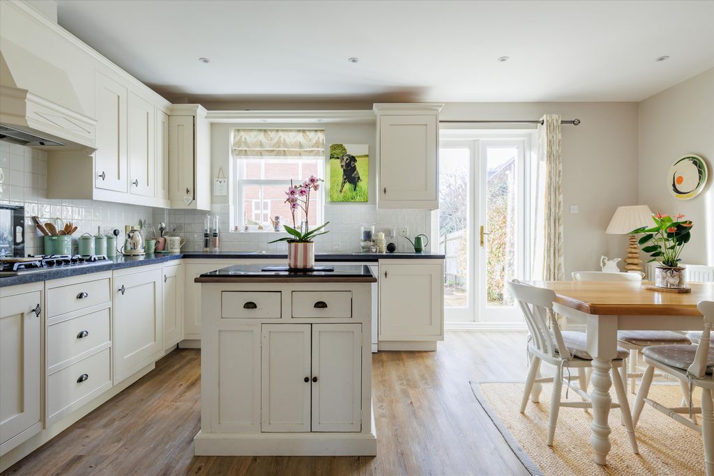 Property photo 3 of 12 Image