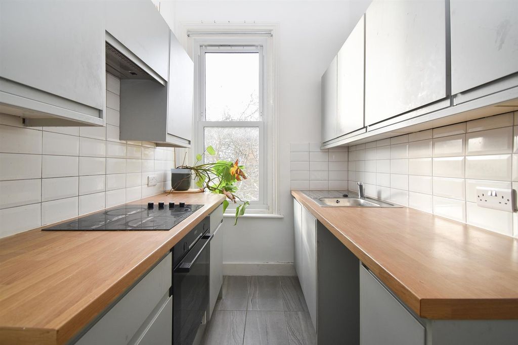 Property photo 2 of 9 Kitchen