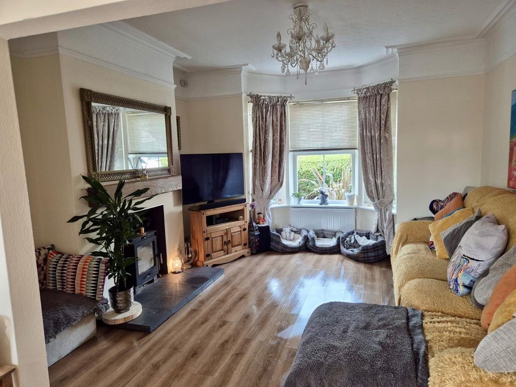 Property photo 2 of 30 E2428d5A-8cd5-4d27-98Fa-64117E7A0894.Jpeg