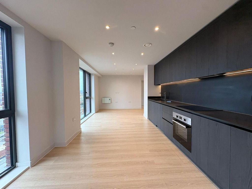 Property photo 3 of 13 Kitchen