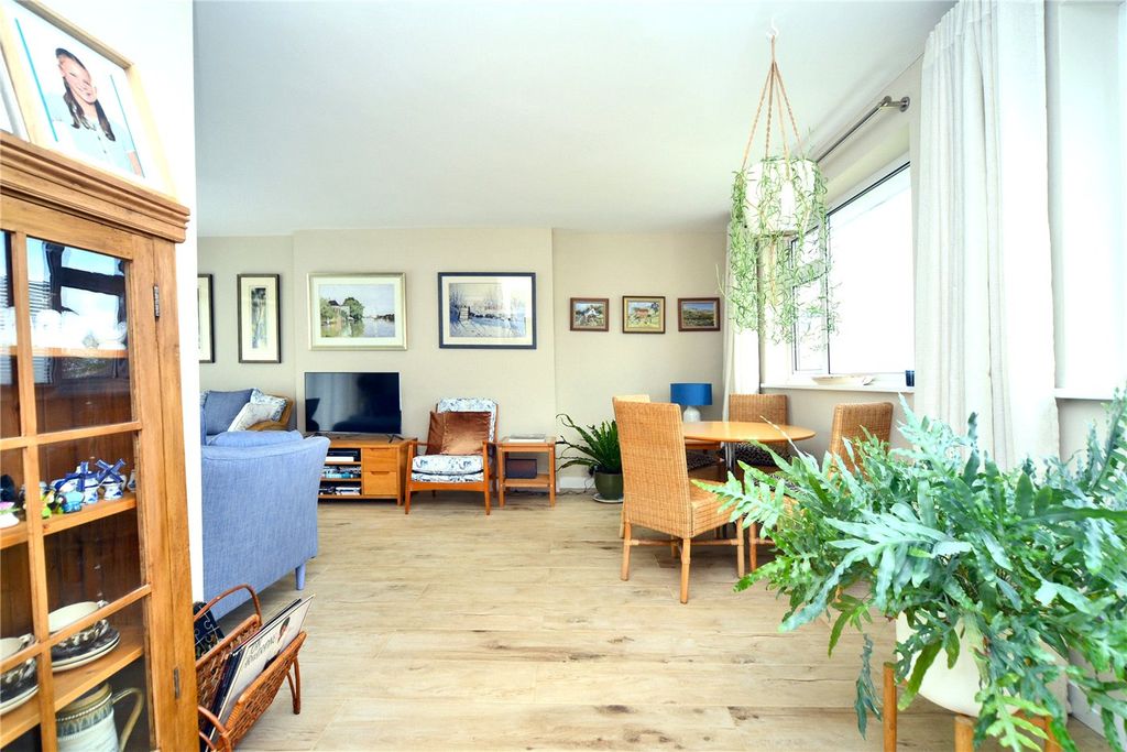 Property photo 3 of 21 Picture No. 04