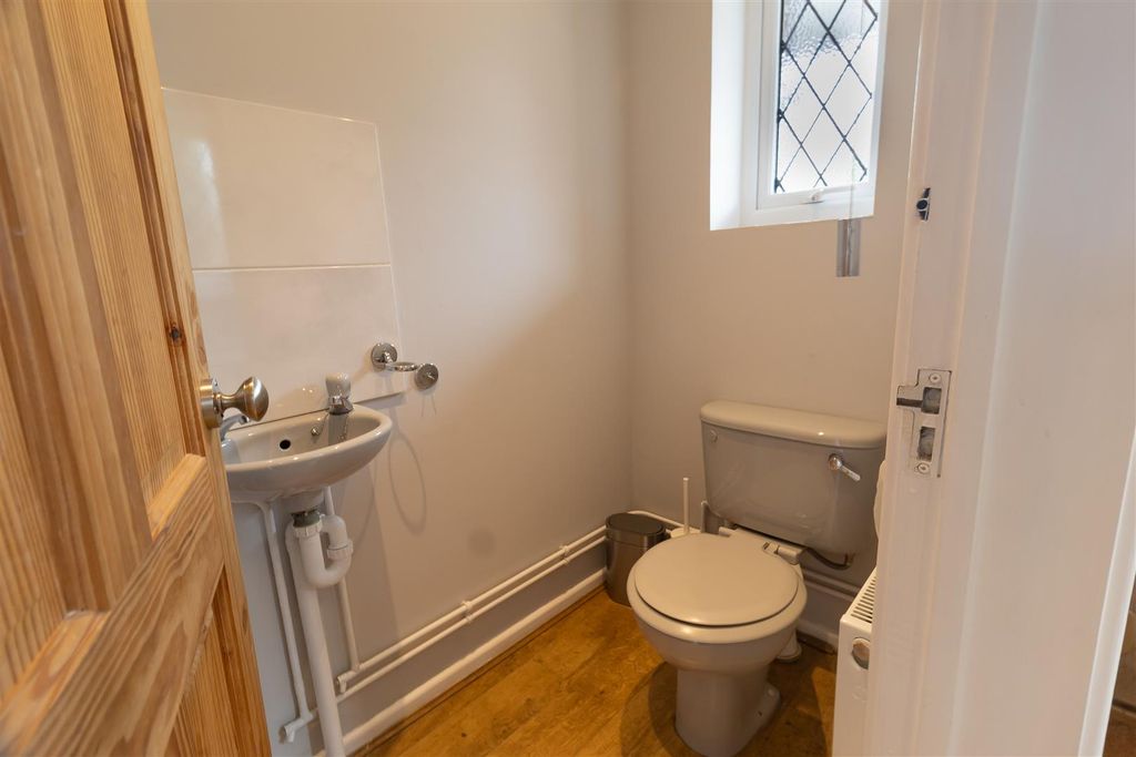 Property photo 3 of 25 WC