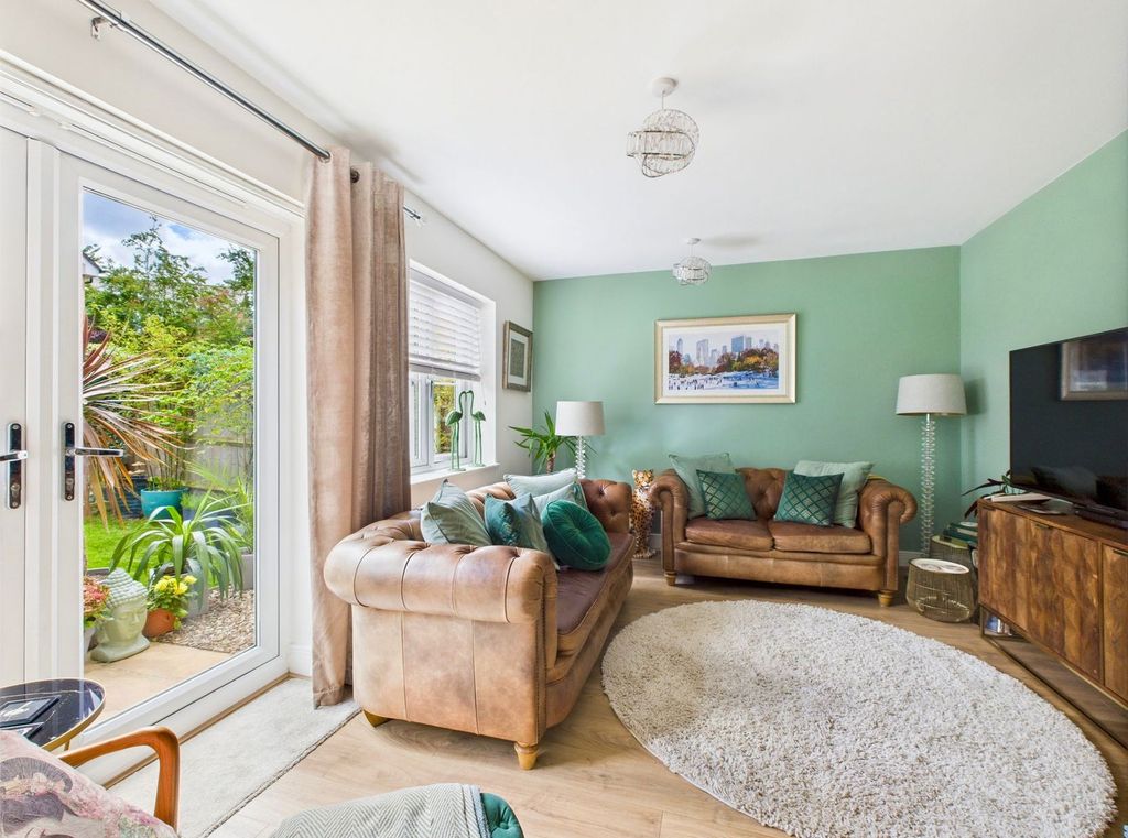 Property photo 3 of 20