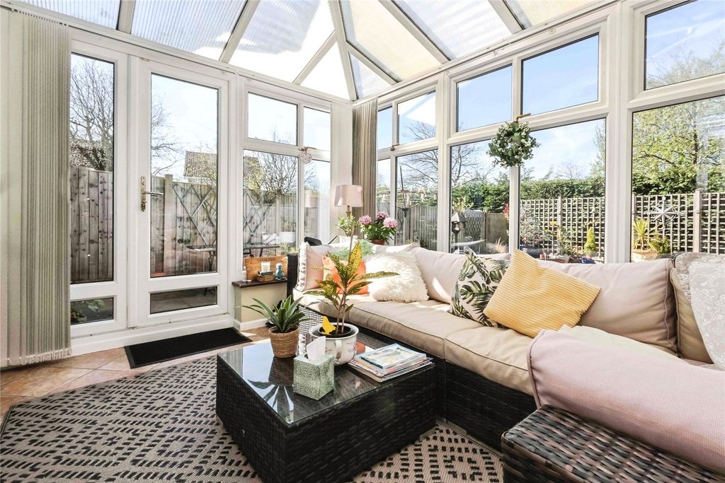 Property photo 2 of 18 Picture No. 15