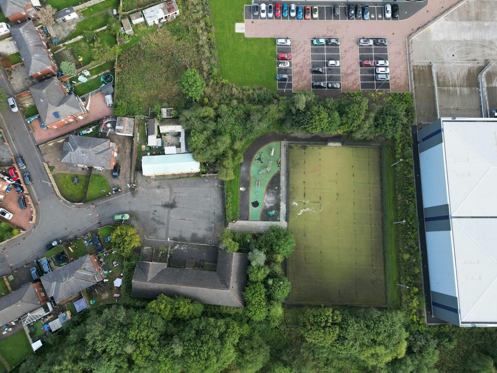 Property photo 2 of 4 Dji_Fly_20260825_015824_30_1789376897463_Photo.Jpg