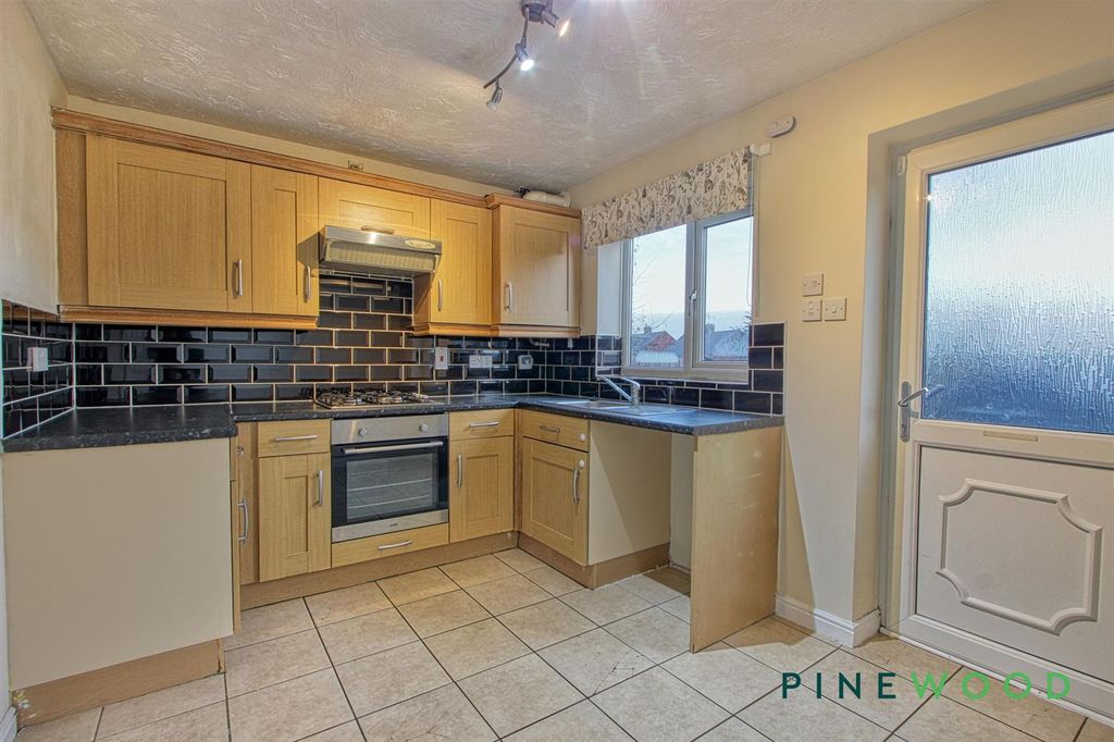 Property photo 2 of 12 Kitchen