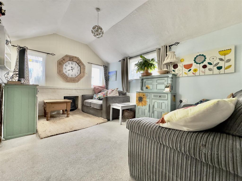 Property photo 2 of 15 Living Room