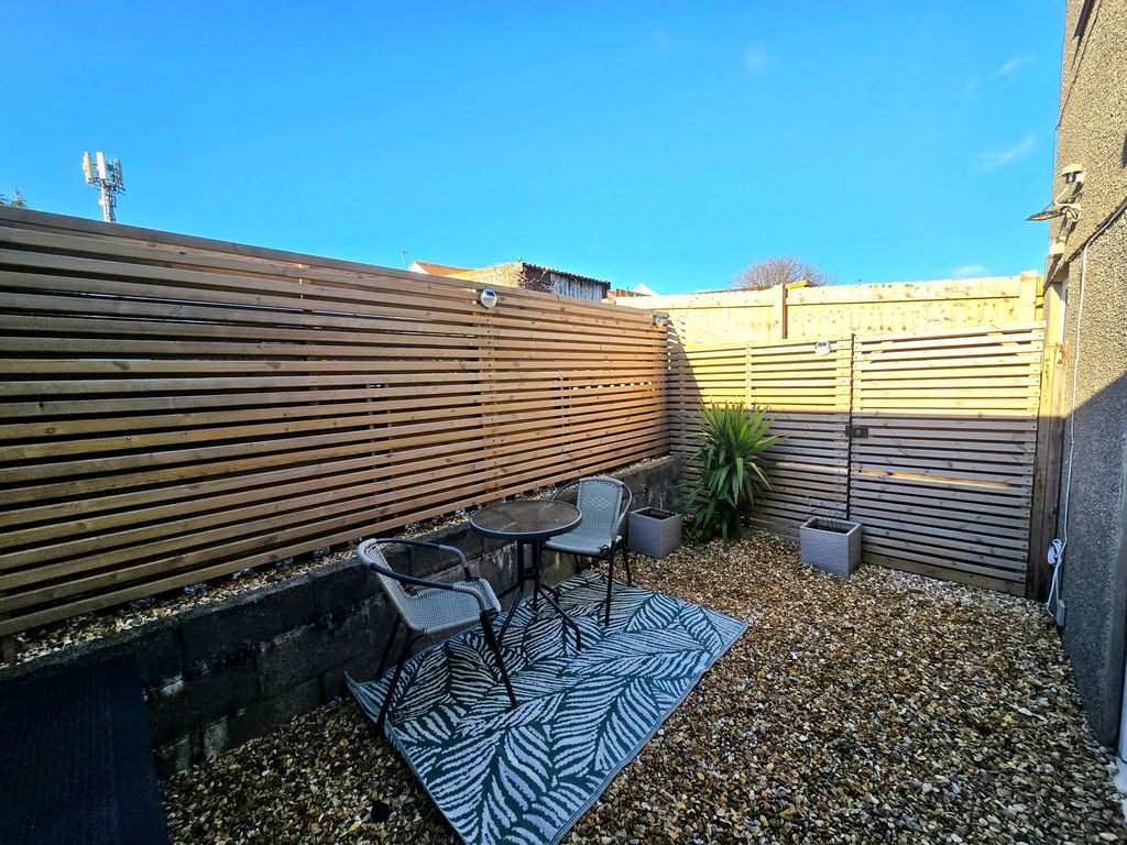 Property photo 3 of 11 Garden