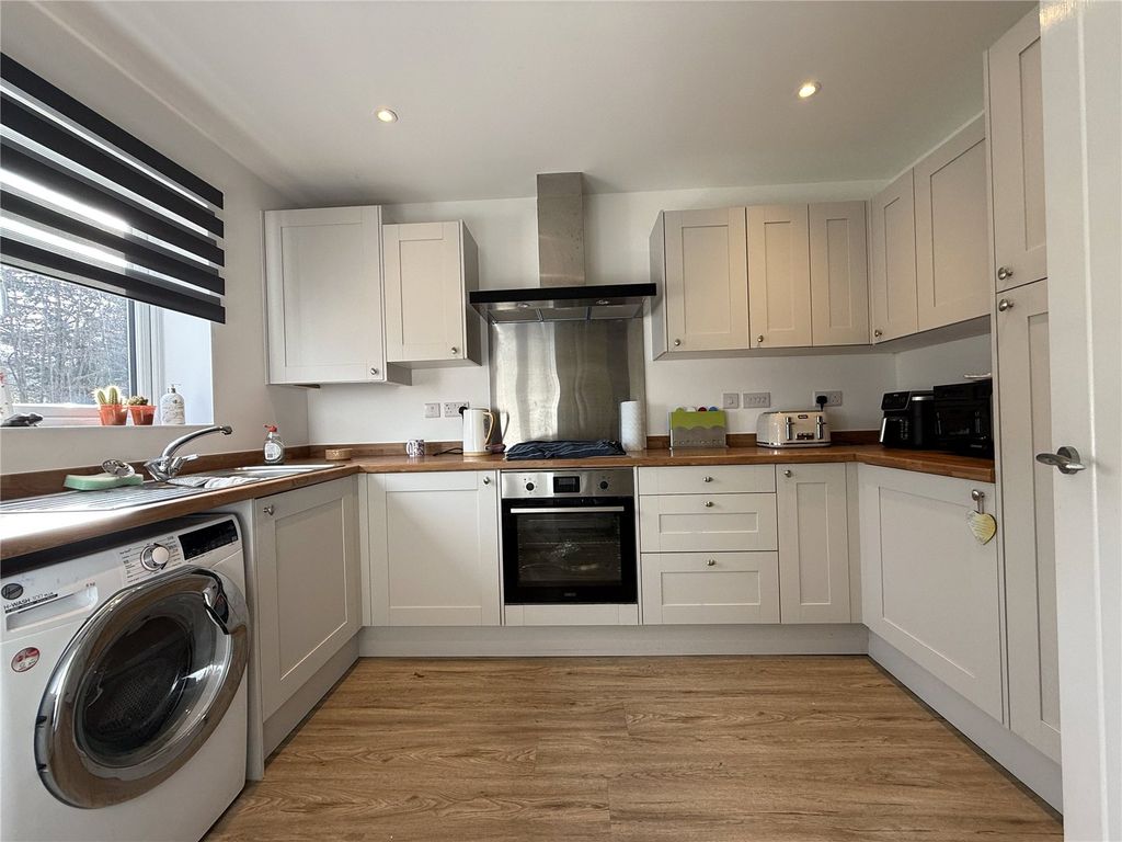 Property photo 3 of 16 Picture No. 05