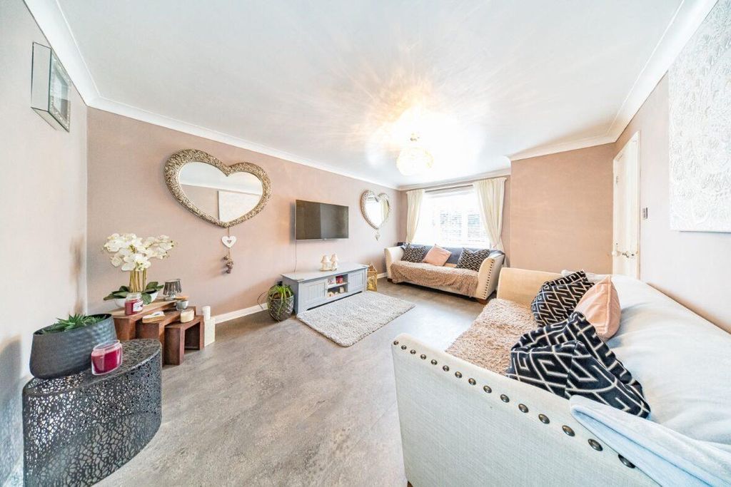 Property photo 3 of 15 18 Caldywood Drive Lounge.Jpg