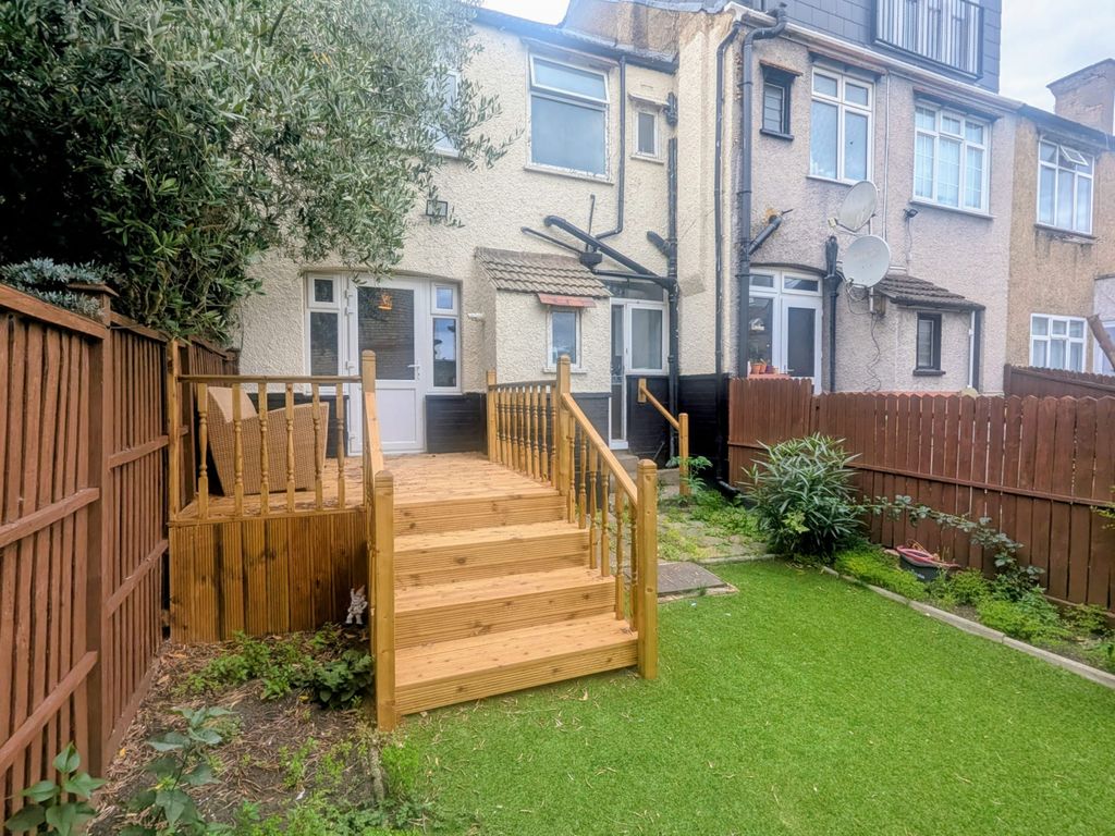 Property photo 3 of 10 Gallery