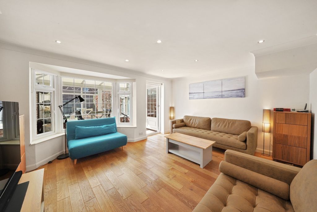 Property photo 2 of 17 5010762