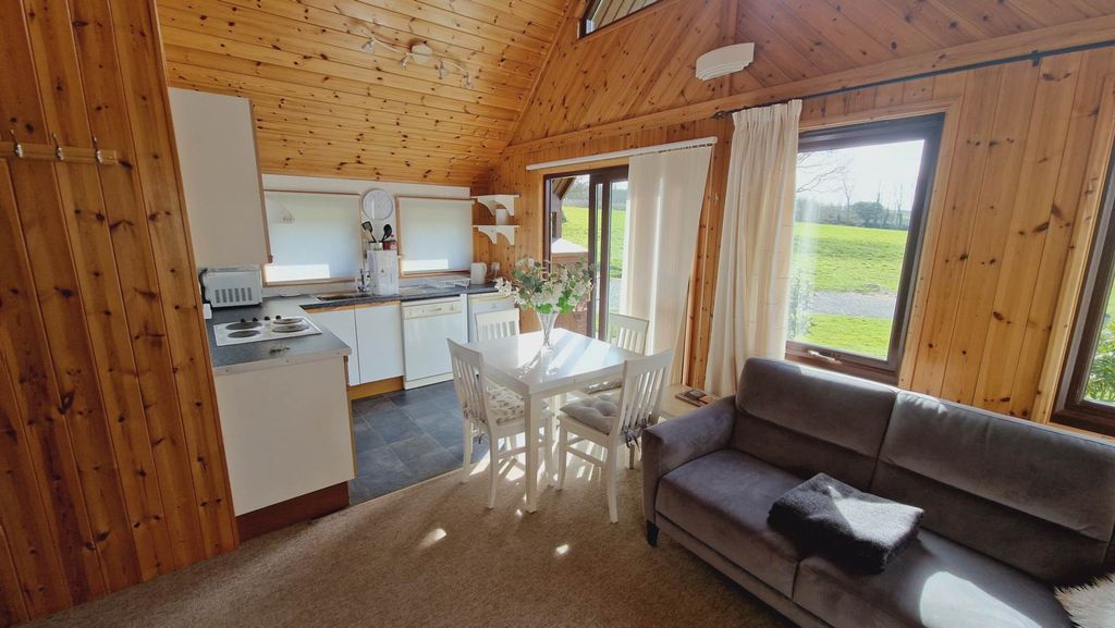 Property photo 2 of 11