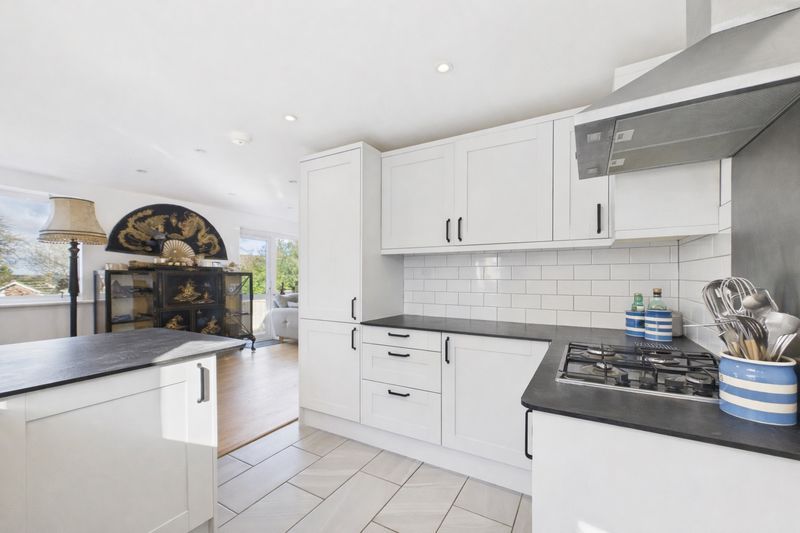 Property photo 3 of 15 Photo 11