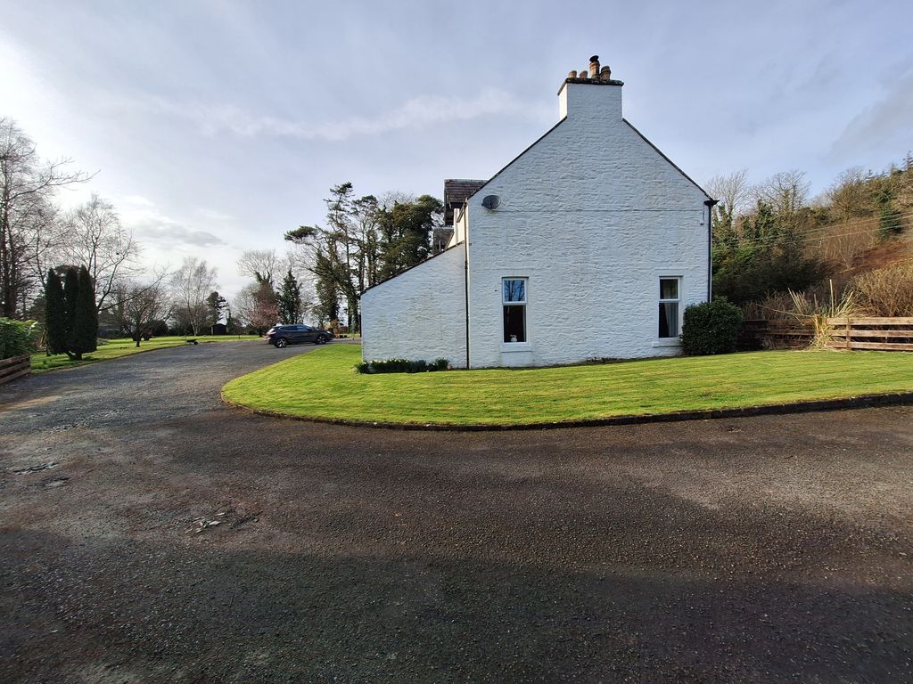 Property photo 3 of 27