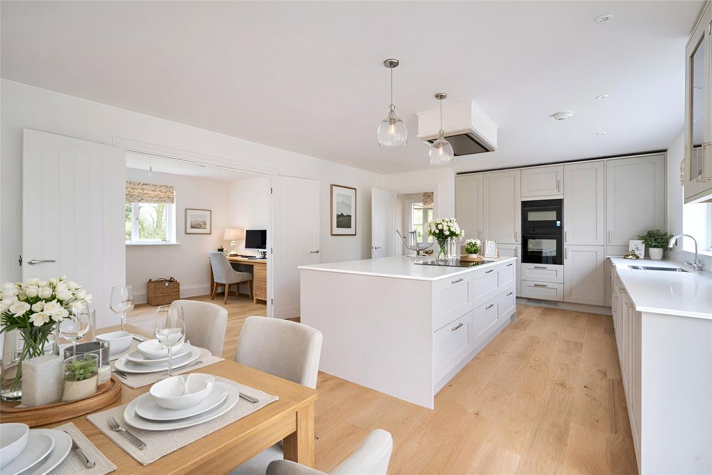 Property photo 3 of 17 Kitchen/Dining