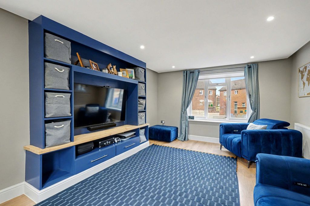 Property photo 3 of 13