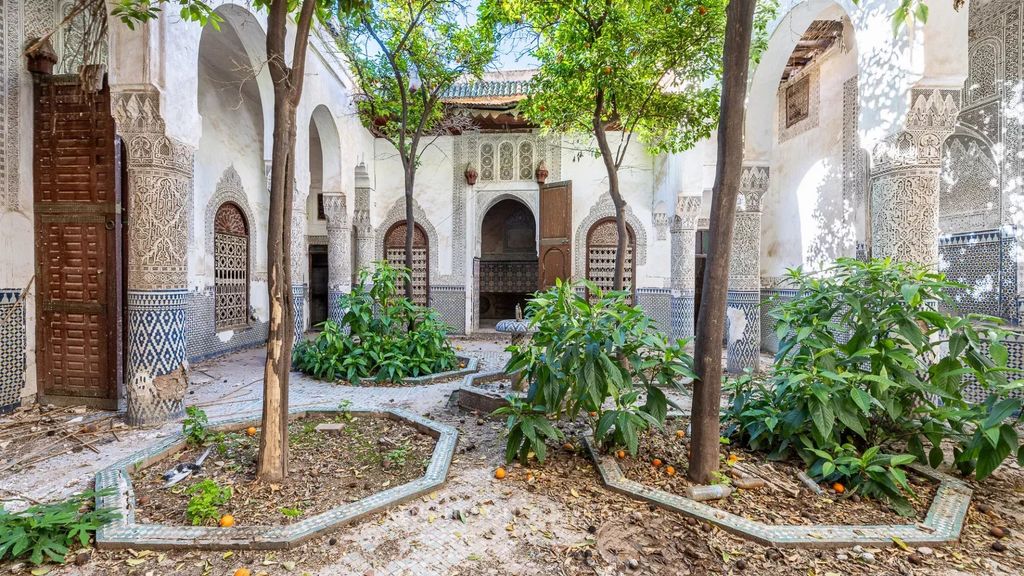 Property photo 2 of 23