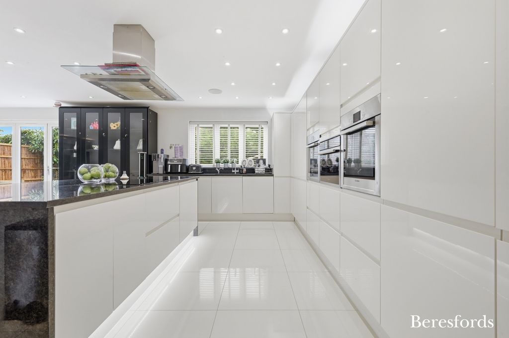 Property photo 3 of 23 Picture No. 45