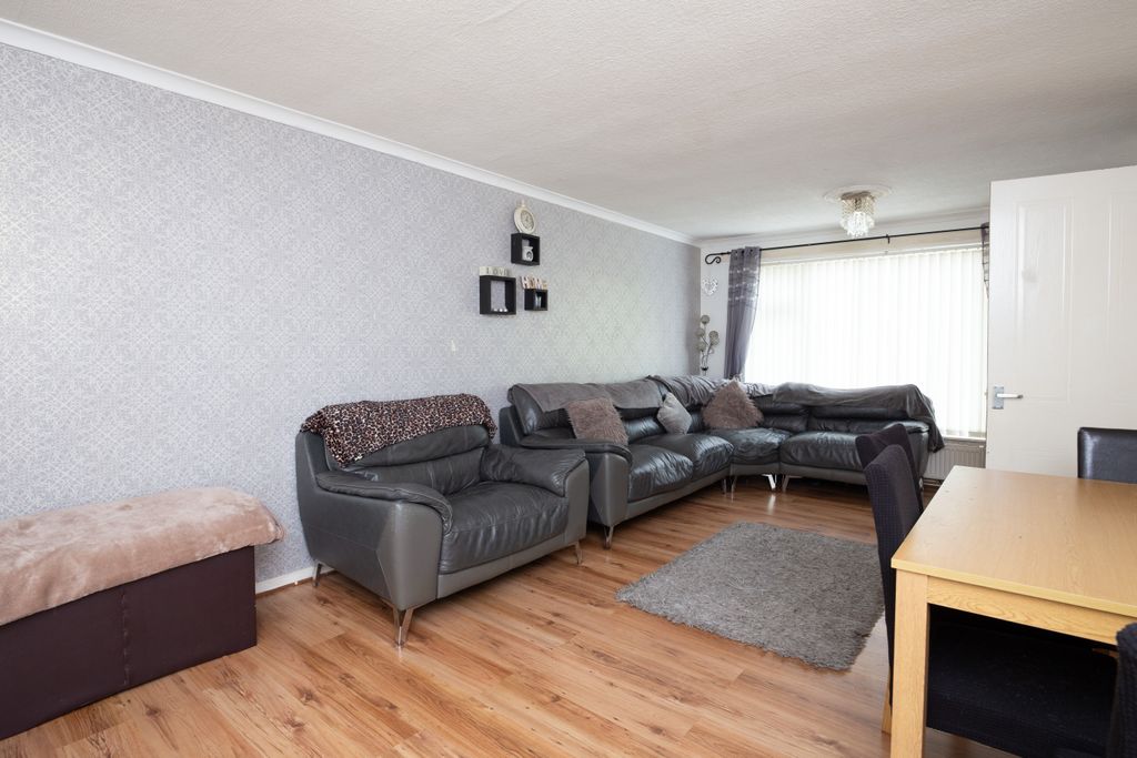 Property photo 2 of 30