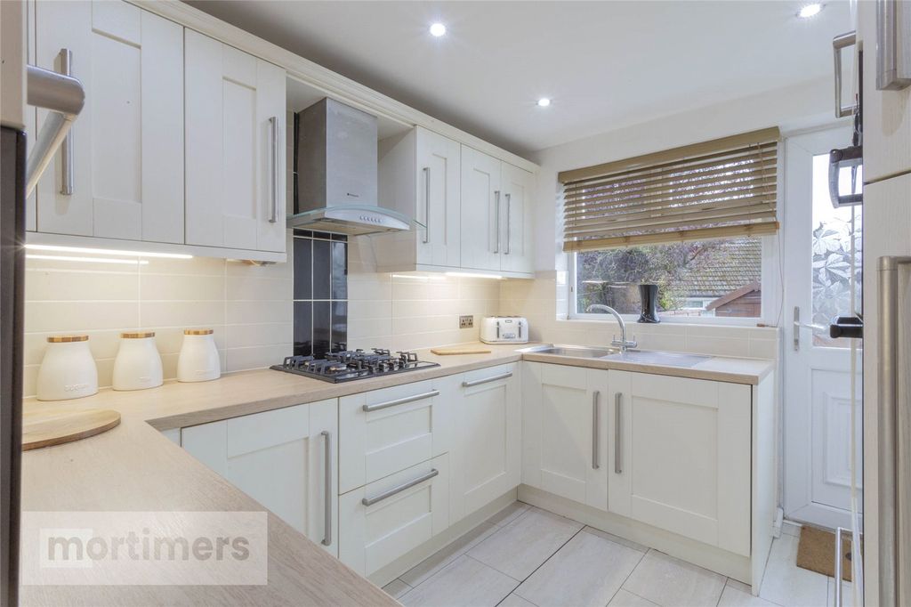 Property photo 1 of 16 Kitchen