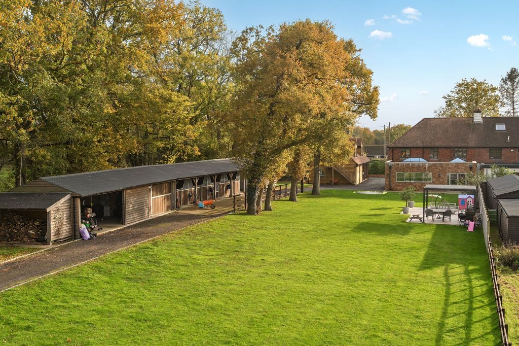 Property photo 3 of 37